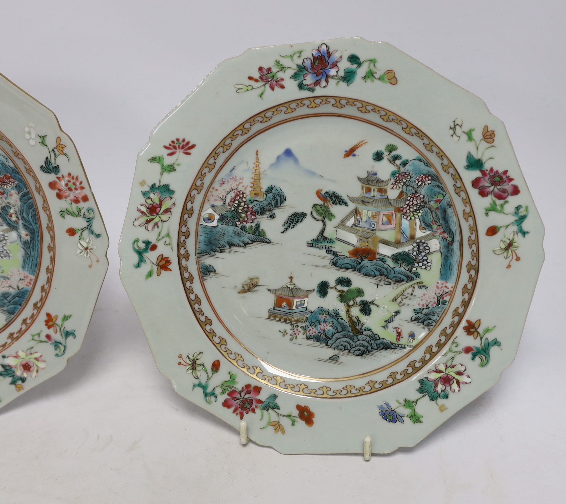 A pair of Chinese porcelain famille rose octagonal plates, Qianlong period, 23cm diameter